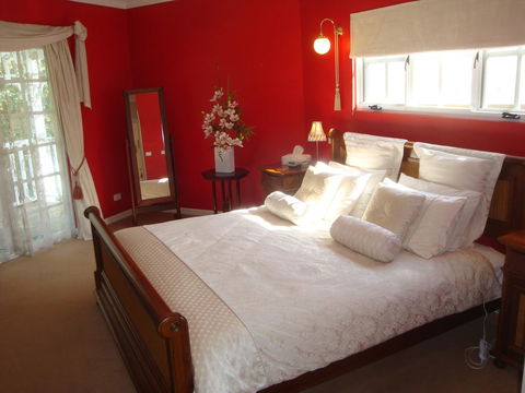 Lanterns Retreats - Accommodation VIC 5