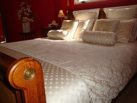 Lanterns Retreats - Accommodation VIC 8