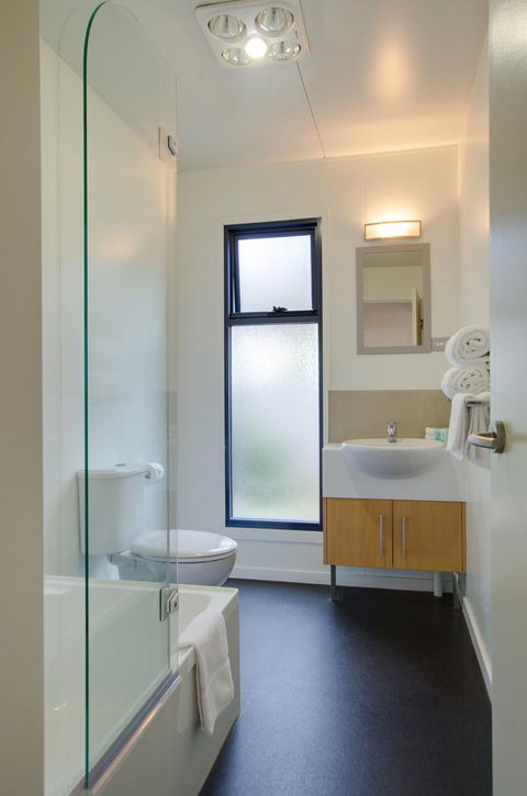 Swansea Beach Chalets - Accommodation VIC 9