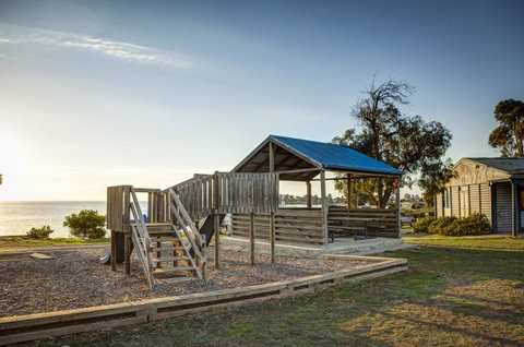 Swansea Beach Chalets - Accommodation VIC 37