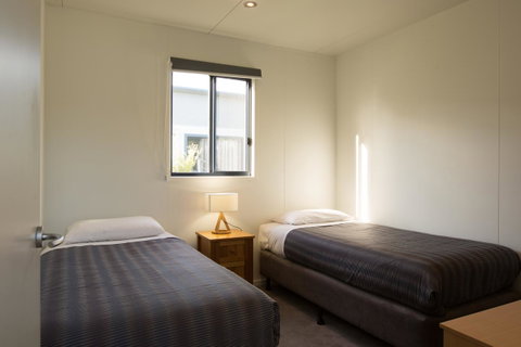 Swansea Beach Chalets - Accommodation VIC 3