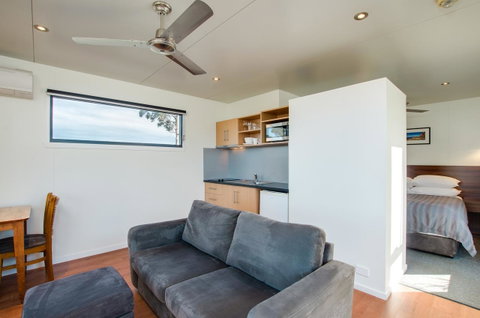 Swansea Beach Chalets - Accommodation VIC 16