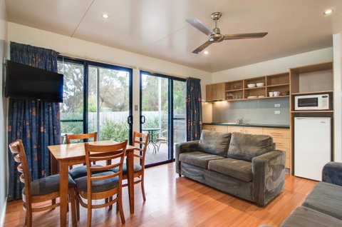 Swansea Beach Chalets - Accommodation VIC 12