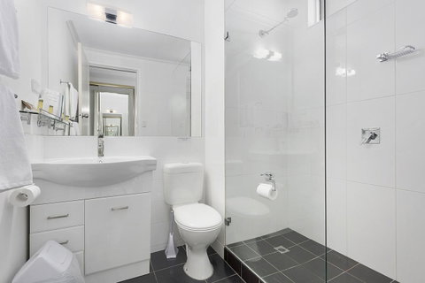 Beachfront Voyager Motor Inn - Accommodation VIC 11