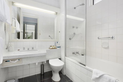 Beachfront Voyager Motor Inn - Accommodation VIC 14