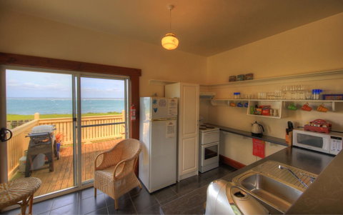 Stanley Village Waterfront Accommodation - Accommodation VIC 19