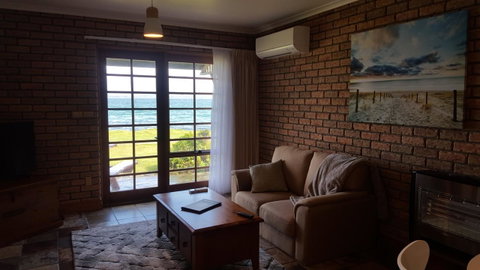 Stanley Village Waterfront Accommodation - Accommodation VIC 2