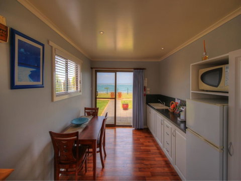 Stanley Village Waterfront Accommodation - Accommodation VIC 14