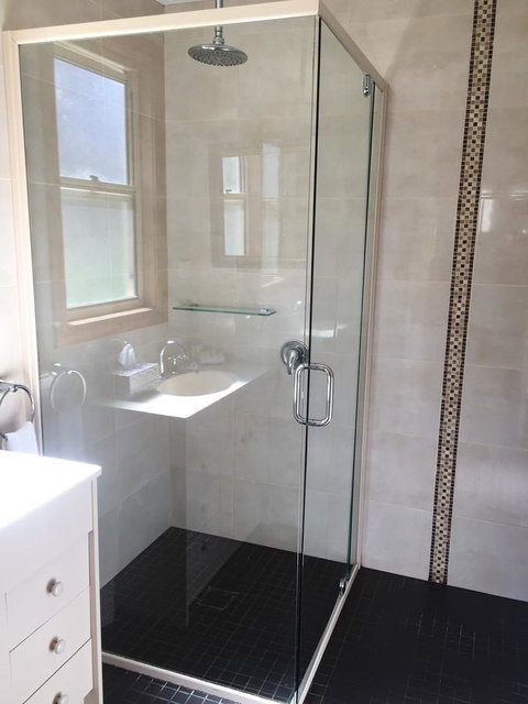 Stanley Hotel & Apartments - Accommodation VIC 25