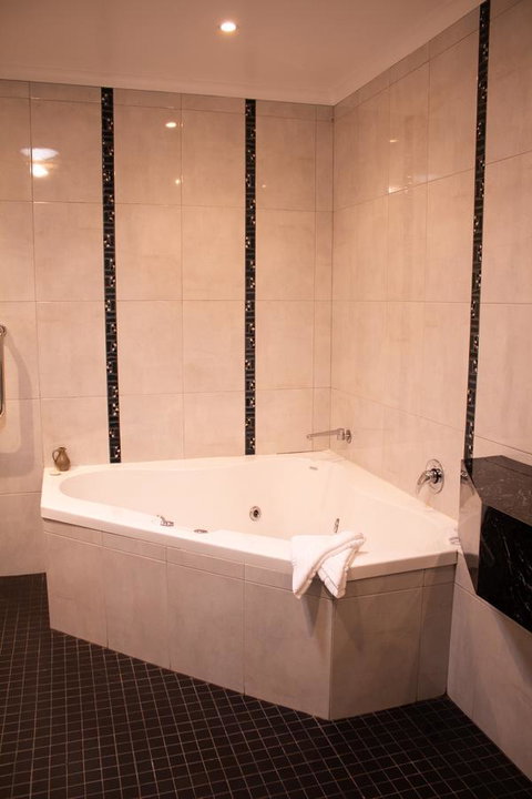 Stanley Hotel & Apartments - Accommodation VIC 30