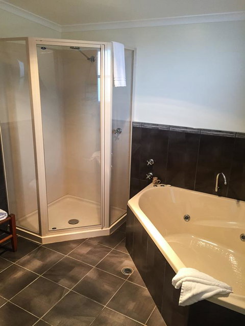 Stanley Hotel & Apartments - Accommodation VIC 5