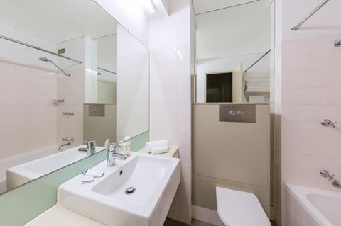 Best Western Plus Launceston - Accommodation VIC 10