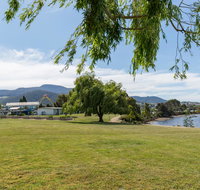 Riverfront Motel  Villas - Accommodation VIC