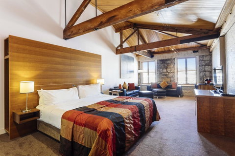 The Henry Jones Art Hotel - Accommodation VIC 6