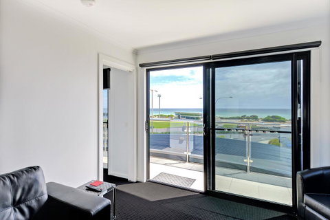 Burnie By The Bay Apartments - Accommodation VIC 5