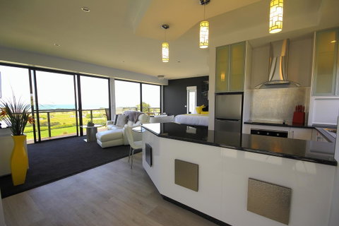 Horizon Deluxe Apartments - Accommodation VIC 3