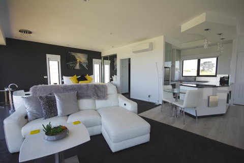 Horizon Deluxe Apartments - Accommodation VIC 1