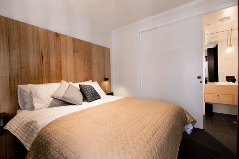 105 Mac Unique Apartments - Accommodation VIC 8