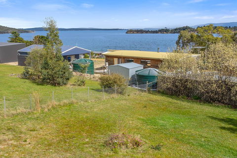 Omaroo Cottage Bruny Island - Accommodation VIC 13