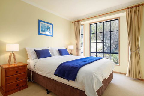 Omaroo Cottage Bruny Island - Accommodation VIC 9