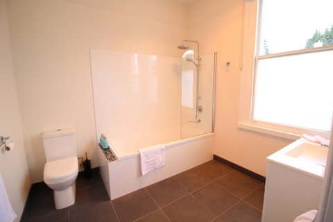 Trinity Hill Apartments - Accommodation VIC 19