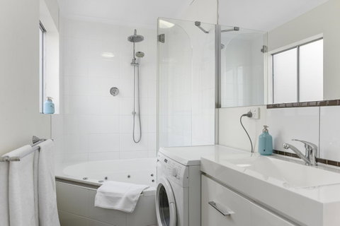 Trinity Hill Apartments - Accommodation VIC 2