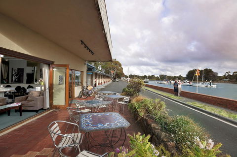 The Waterfront Wynyard - Accommodation VIC 3