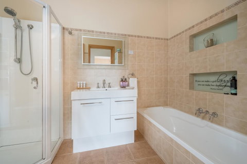Jones On Wilson Boutique B&B - Accommodation VIC 6