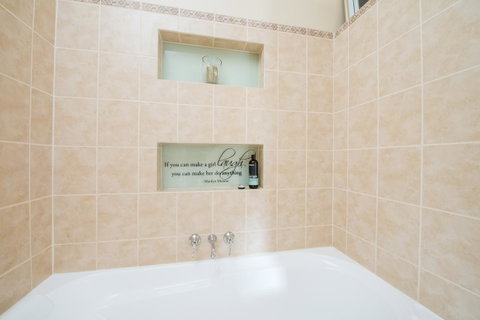 Jones On Wilson Boutique B&B - Accommodation VIC 4