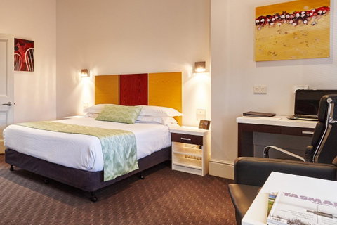 Auldington Hotel - Accommodation VIC 13