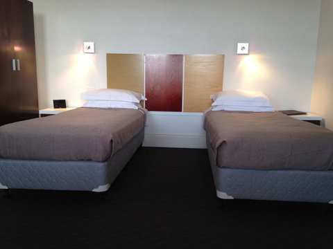Auldington Hotel - Accommodation VIC 22
