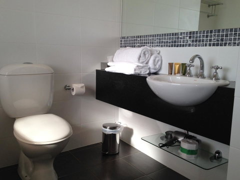 Auldington Hotel - Accommodation VIC 4