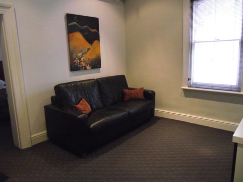 Auldington Hotel - Accommodation VIC 34