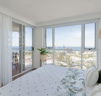 NEW Beautiful 1 Bedroom Beach Views Broadbeach - Accommodation VIC