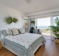 NEW Beautiful 2 Bed Ocean Views in Broadbeach - Accommodation VIC