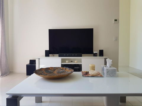 New Spacious Beachside Townhouse - Accommodation VIC 2