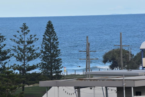 NEW UPMARKET COMFORTABLE 2 Bed, 2 Bath, OCEAN VIEWS, 250m To BUDDINA BEACH! - Accommodation VIC 2