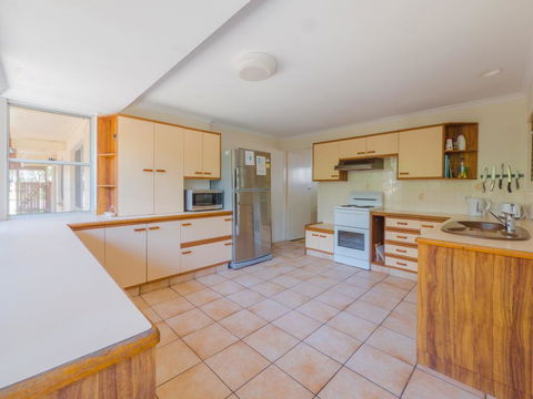 Ngungun Street 10, Dicky Beach - Accommodation VIC 2