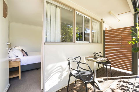 Nightcap At Golden Beach Tavern - Accommodation VIC 3
