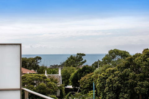 NORTH POINT RETREAT - MORNINGTON - Accommodation VIC 2