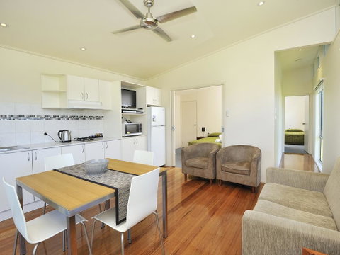 NRMA Eastern Beach Holiday Park - Accommodation VIC 2