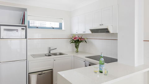 Oaks Gold Coast Calypso Plaza Suites - Accommodation VIC 2