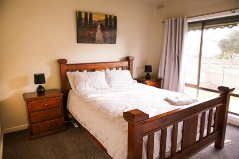 Ocean Views - Accommodation VIC 2