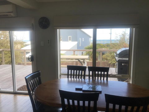 OCEAN VIEWS - Accommodation VIC 3
