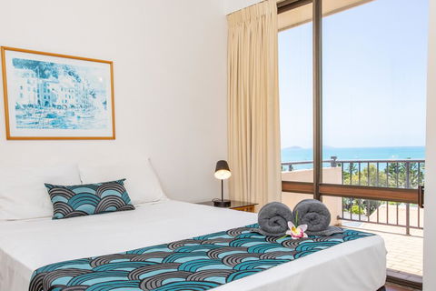OCEAN VIEWS 10 - Accommodation VIC 0