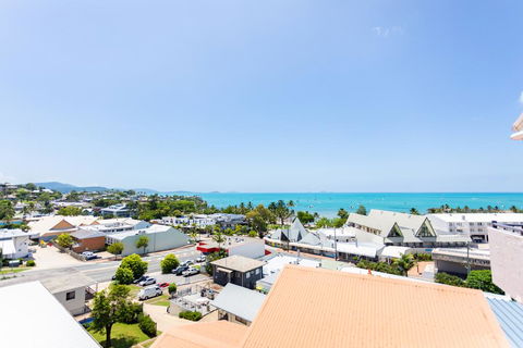 OCEAN VIEWS 10 - Accommodation VIC 2