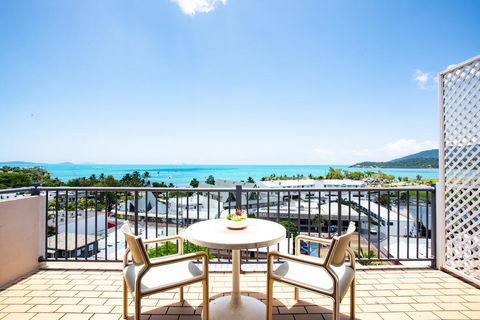OCEAN VIEWS 10 - Accommodation VIC 1