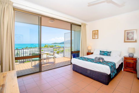 OCEAN VIEWS 10A - Accommodation VIC 3