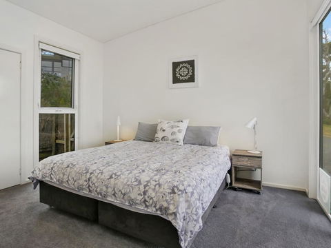 OCEANS 12 - Modern Ocean View Villa - Accommodation VIC 2