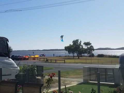 ON THE ESTUARY - Accommodation VIC 1